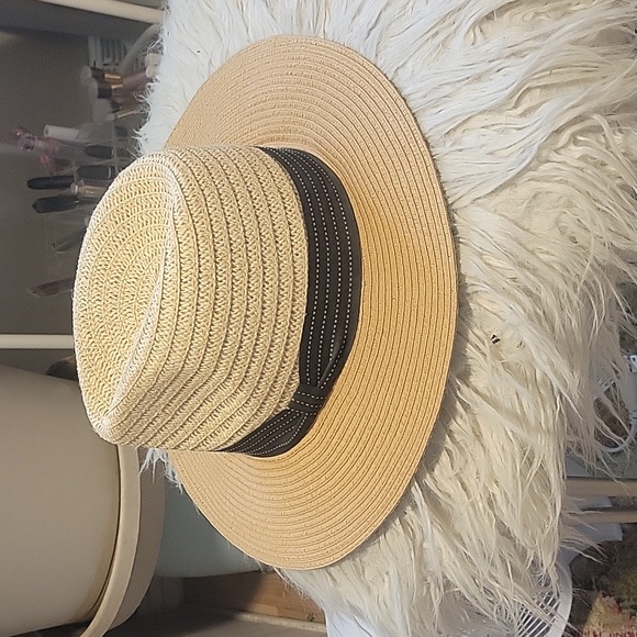 Accessories - Cute hat